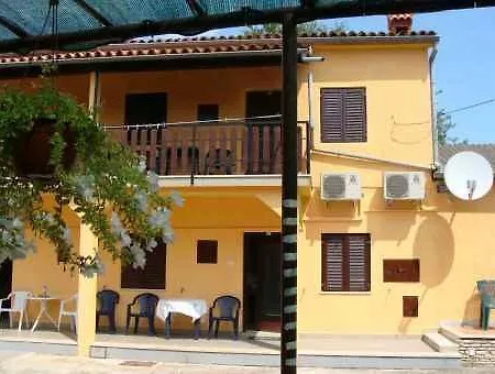 Apartment Pavicini 1 *